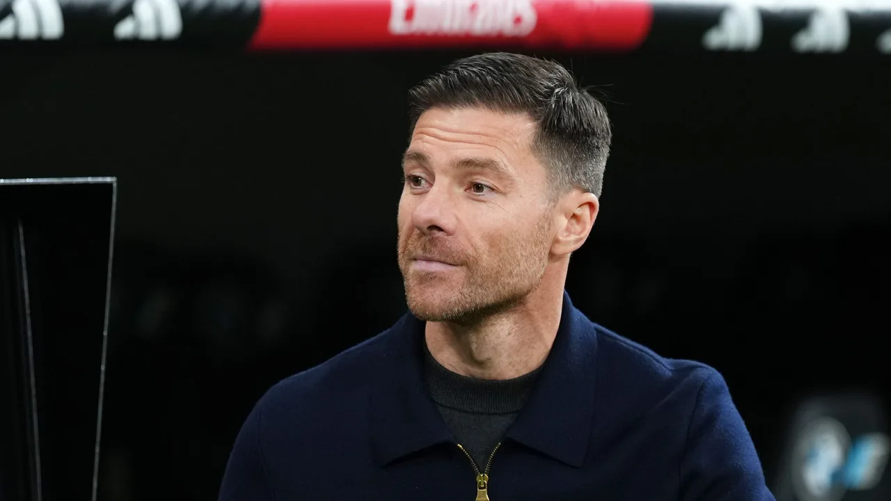 تحركات سوقية.. مانشستر سيتي يطارد متخصص رميات التماس بينما يقاوم ريال مدريد ألونسو